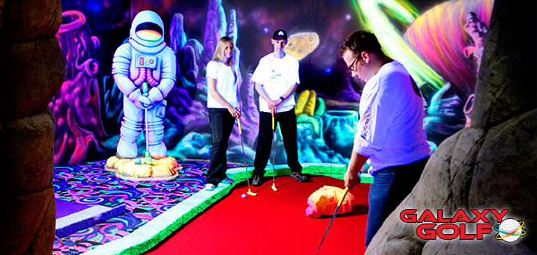 Indoor mini golf